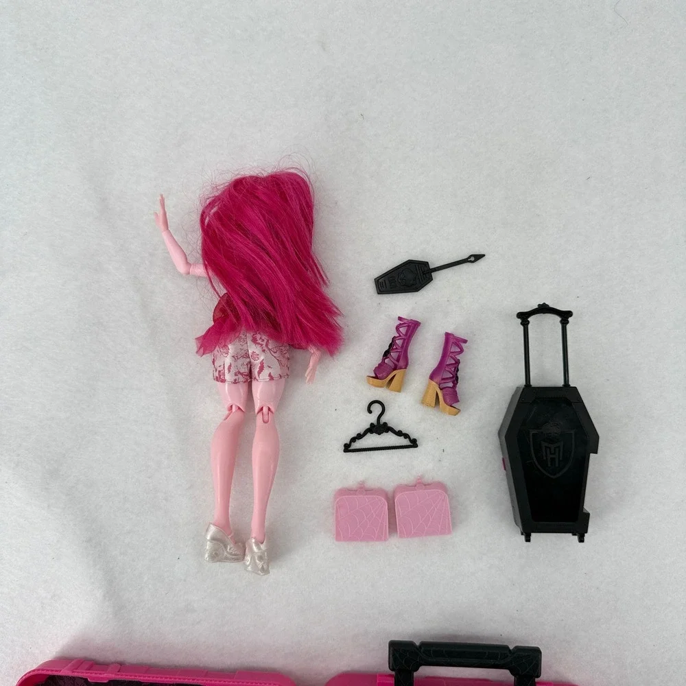 Monster High Draculaura Doll Travel Case Playset Pink Coffin Suitcase JDR50